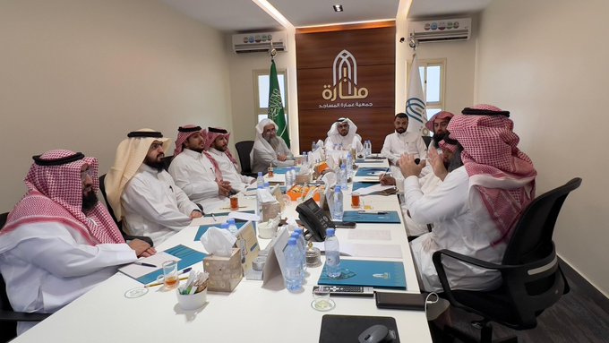 تعزيزًا للتكامل في خدمة بيوت الله، تم بحمد الله توقيع شراكة تعاونية بين جمعية  [ مقـــام لعمارة المساجد والعناية بها ] وجمعية  [ @manarahmsq